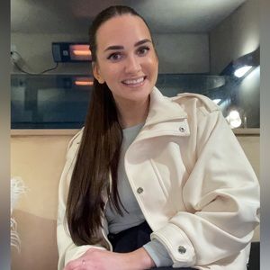 Meet your Posher, Evelina